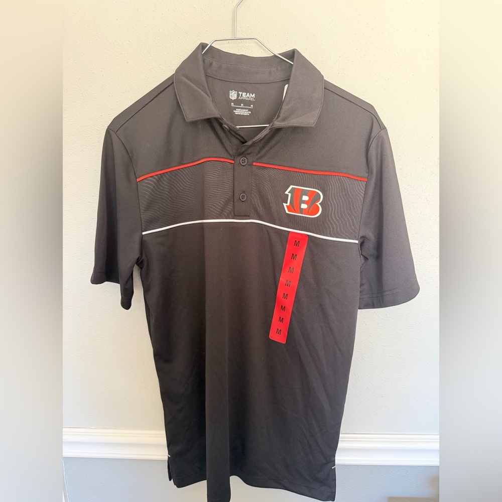 CINCINNATI BENGALS NFL TEAM APPAREL‎ POLO STYLE SHIRT SIZE Medium NWT